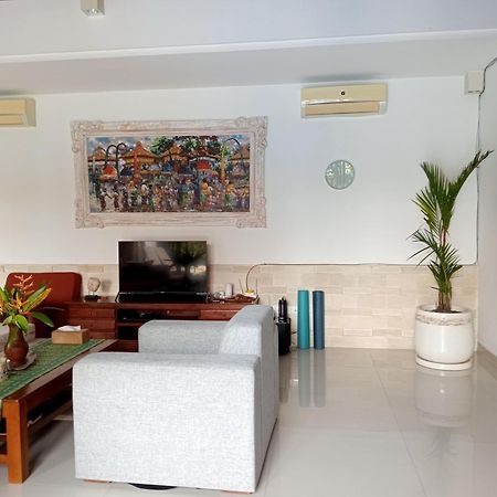 Pondok Indah Villa Ujung Luaran gambar