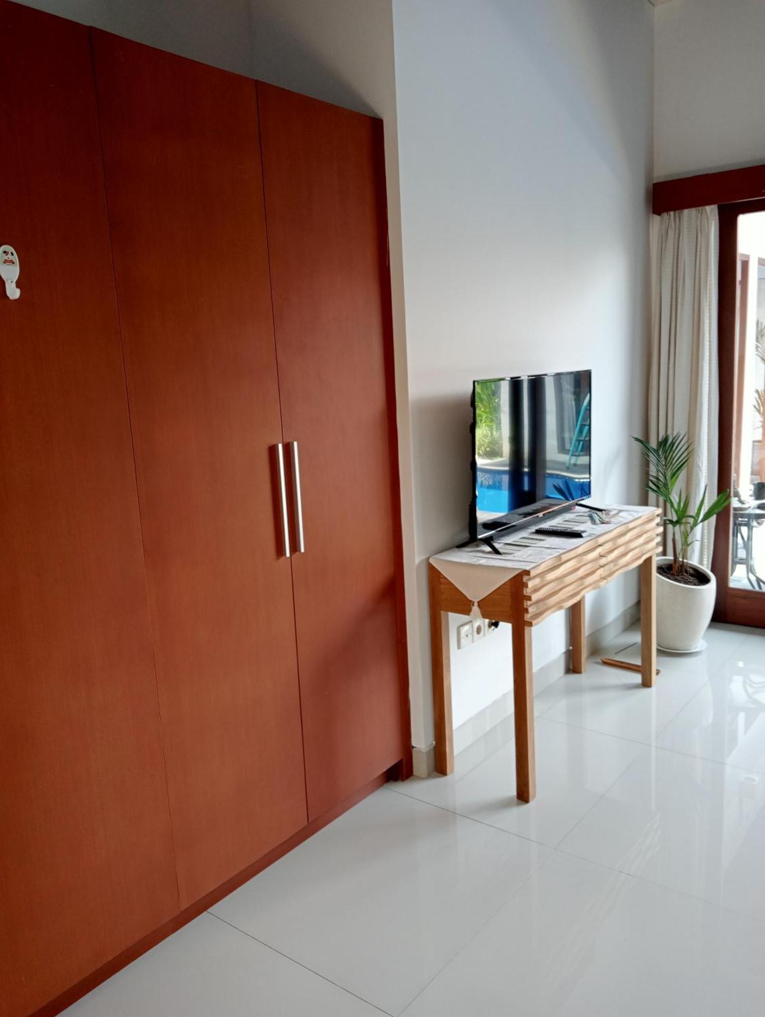 Pondok Indah Villa Ujung Luaran gambar