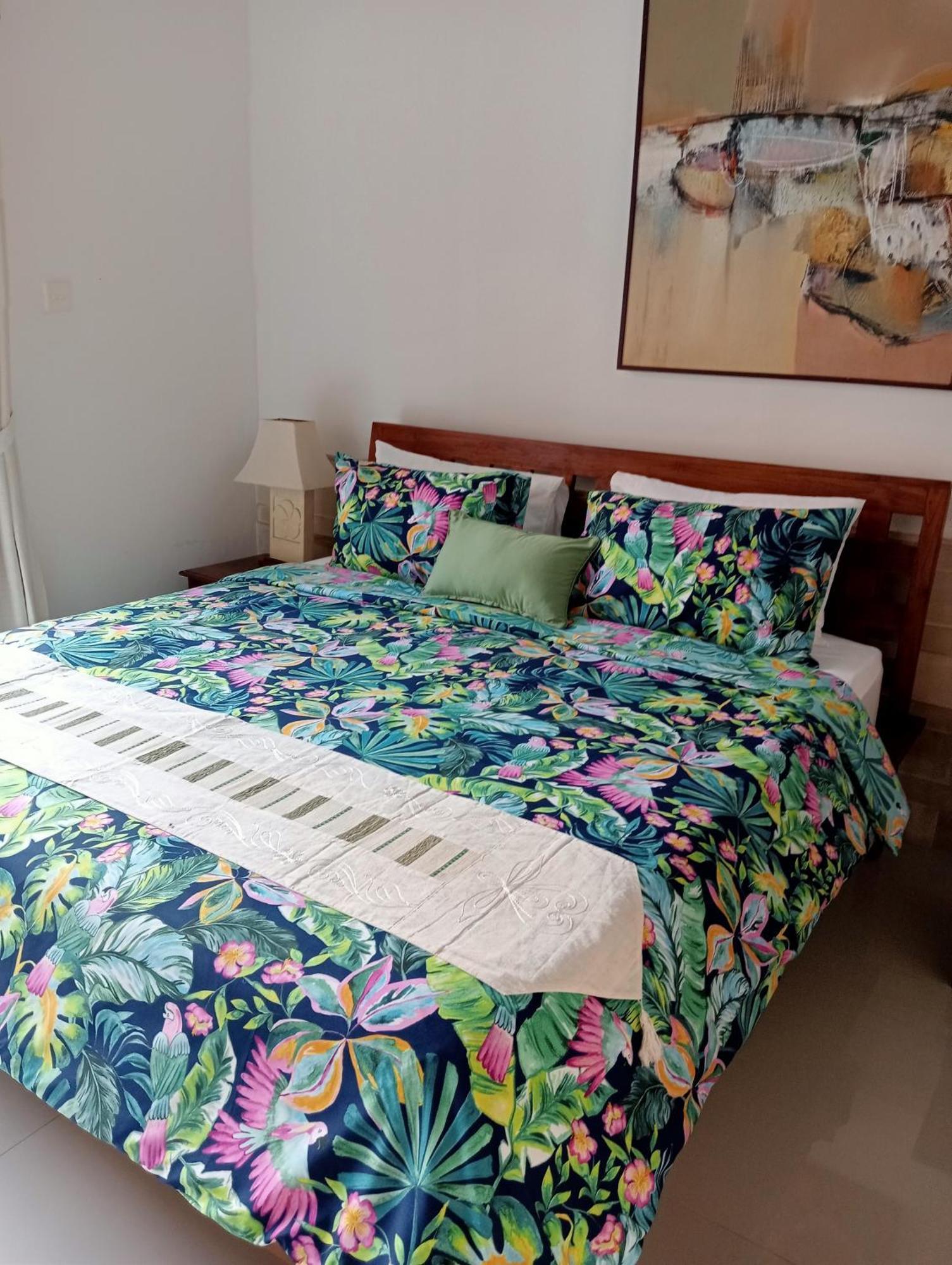Pondok Indah Villa Ujung Luaran gambar