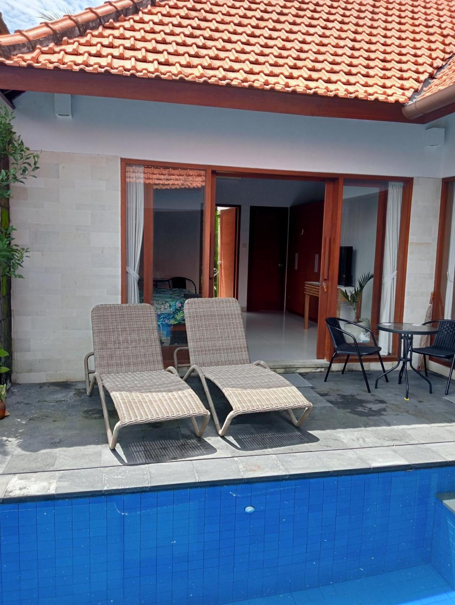 Pondok Indah Villa Ujung Luaran gambar