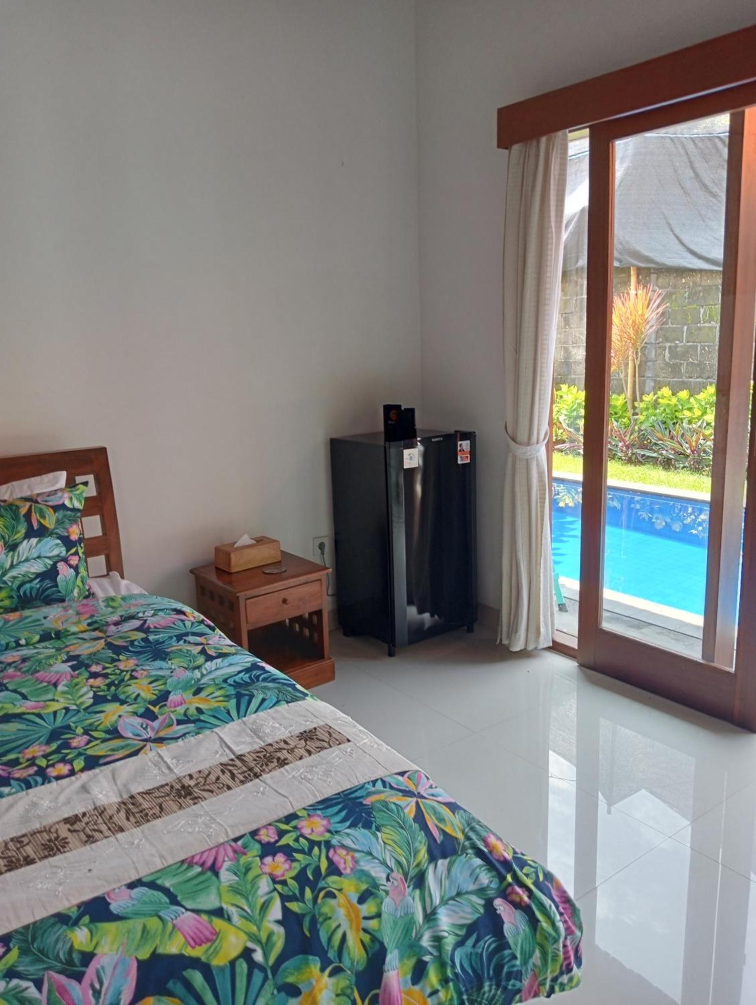 Pondok Indah Villa Ujung Luaran gambar