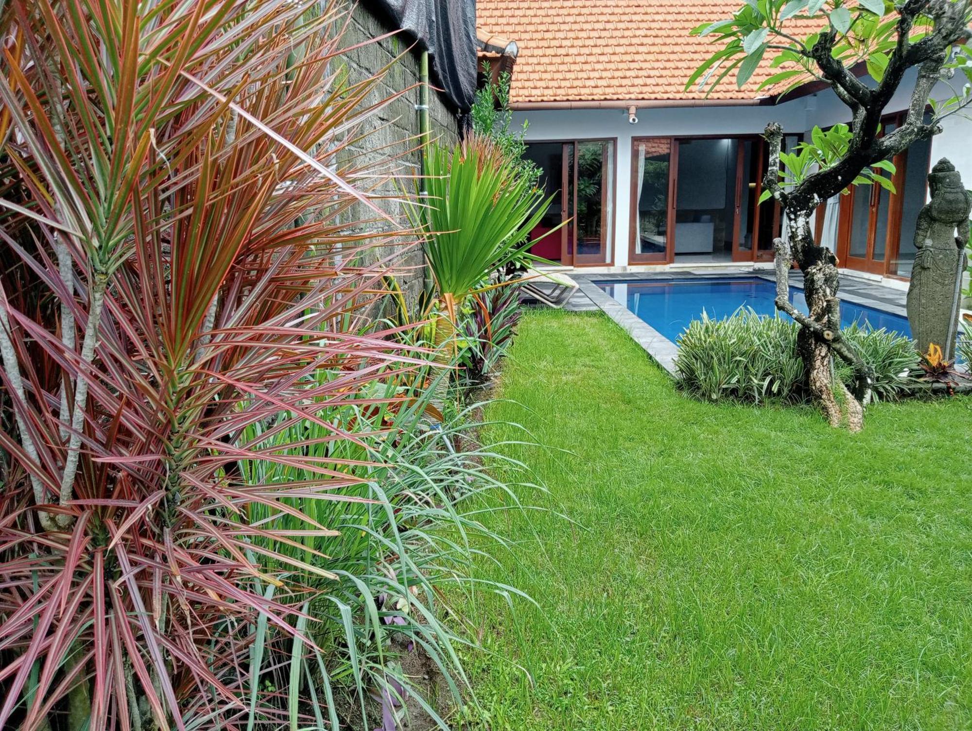 Pondok Indah Villa Ujung Luaran gambar