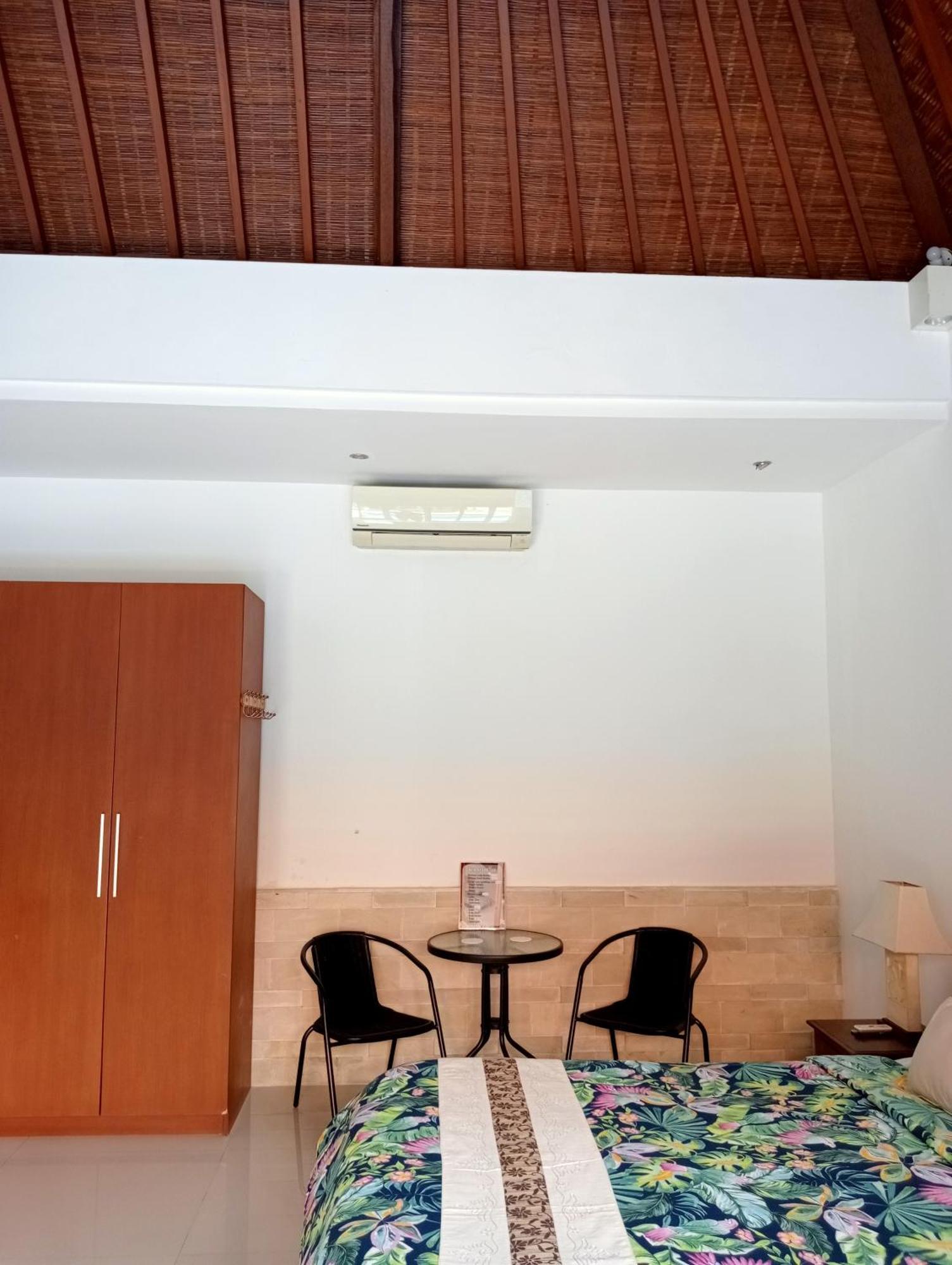 Pondok Indah Villa Ujung Luaran gambar