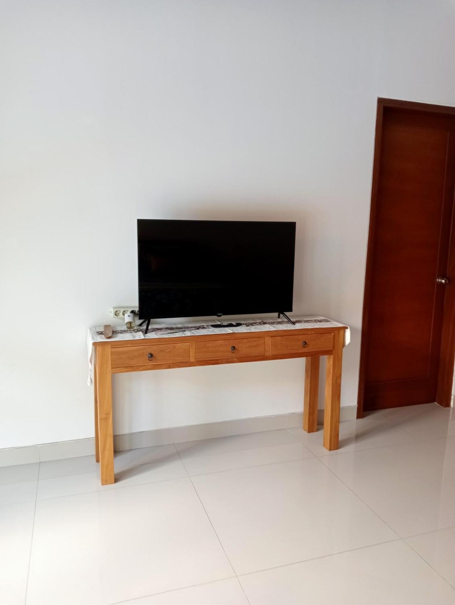 Pondok Indah Villa Ujung Luaran gambar