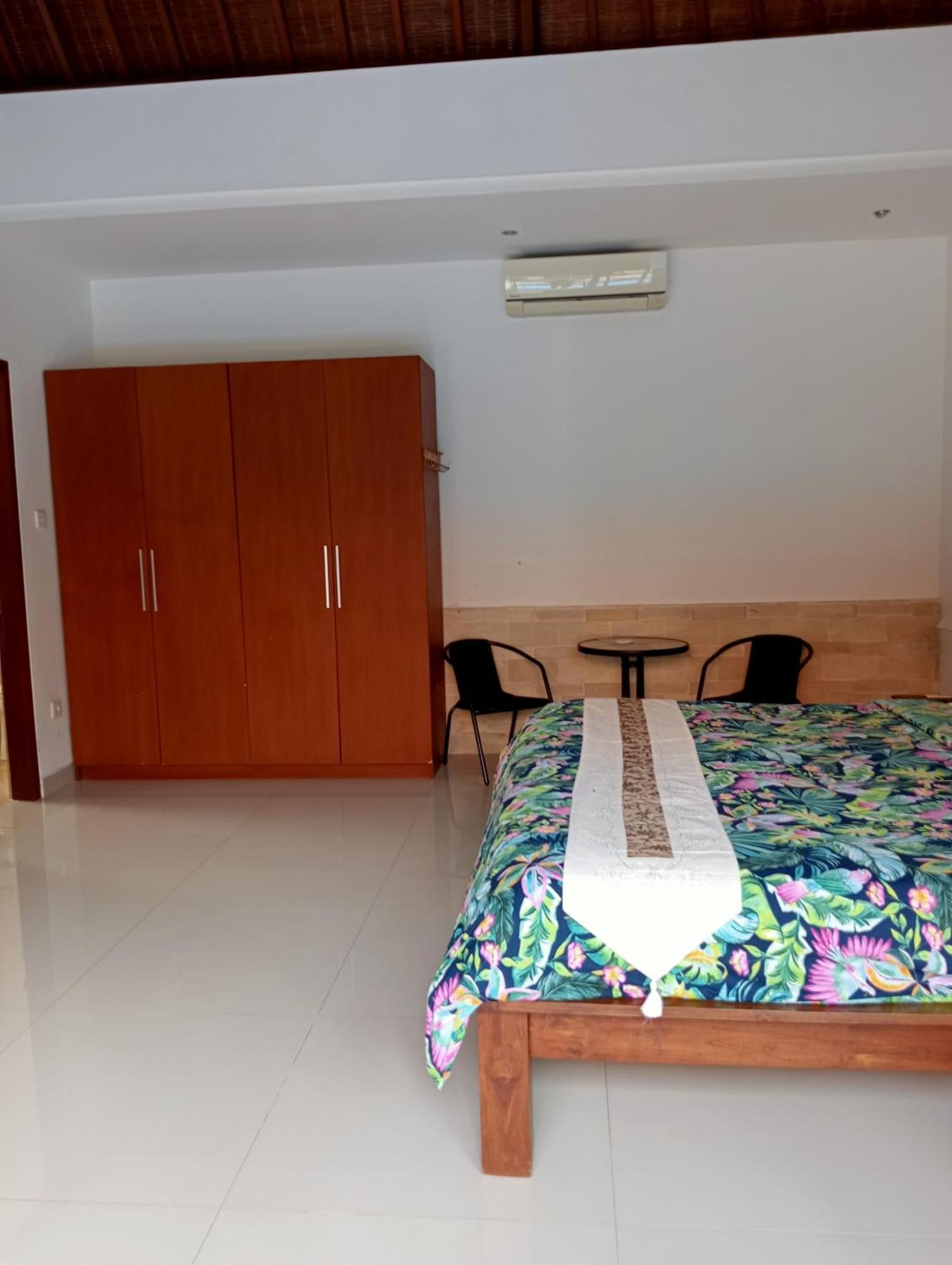 Pondok Indah Villa Ujung Luaran gambar
