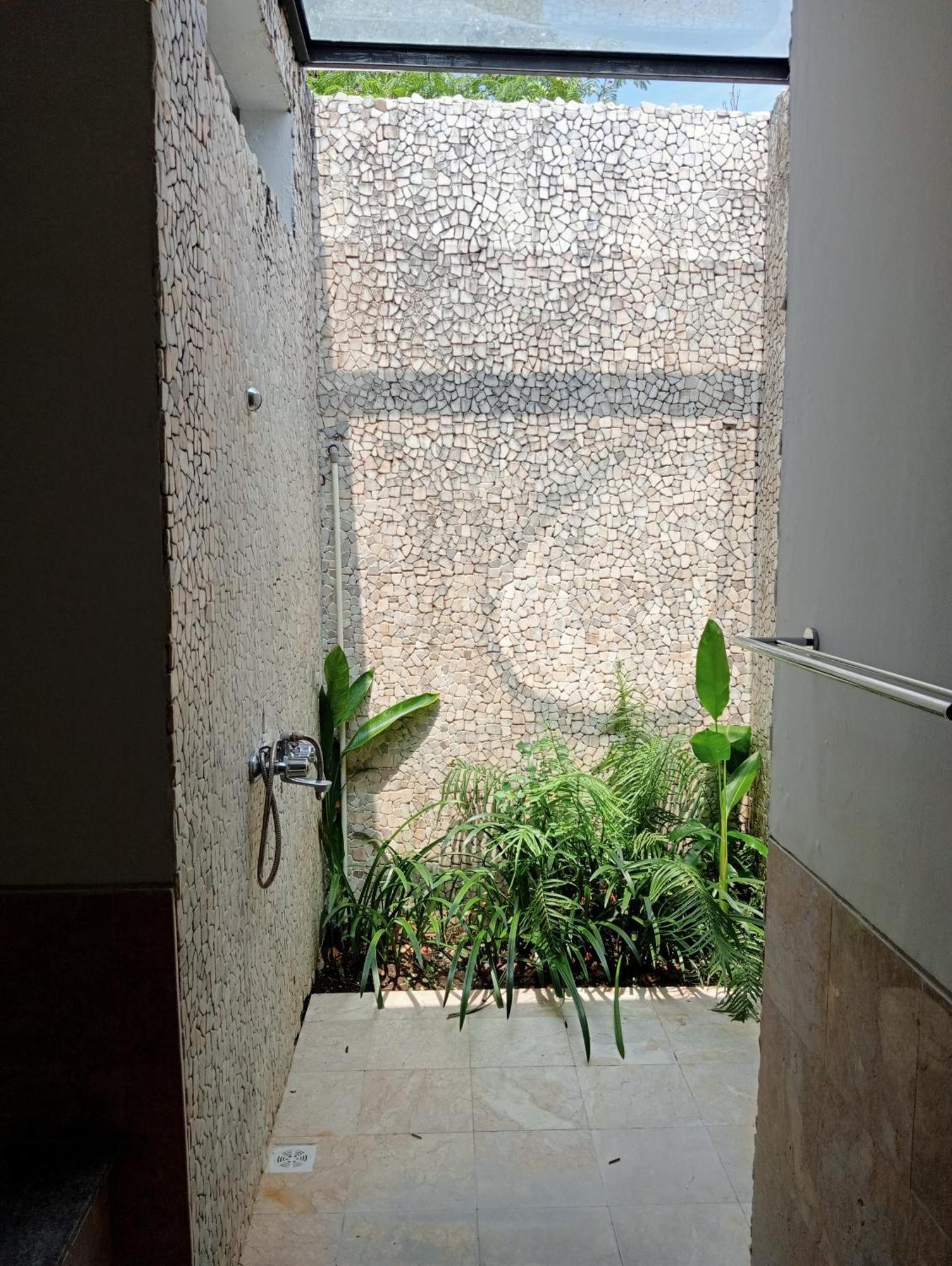 Pondok Indah Villa Ujung Luaran gambar