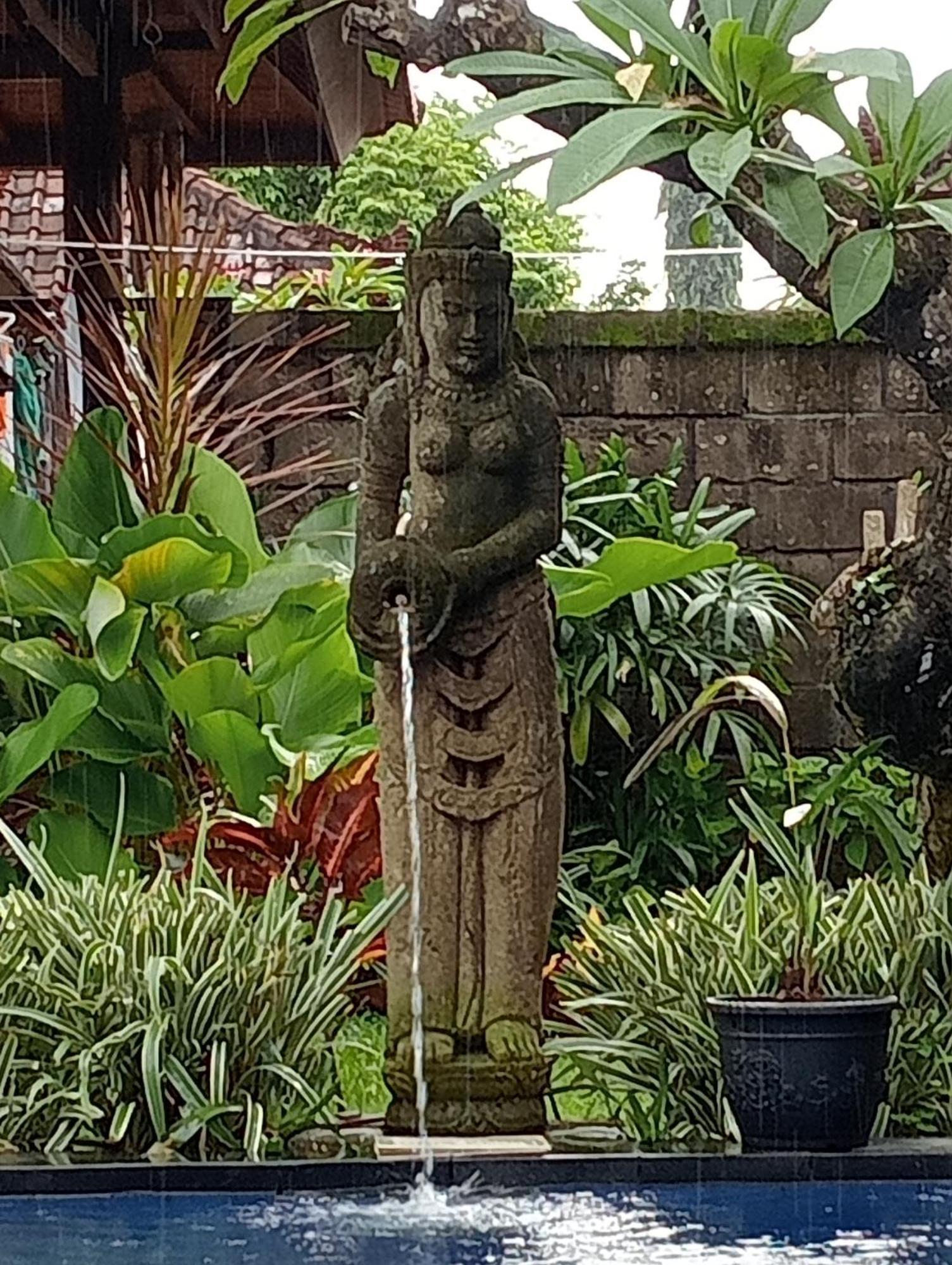 Pondok Indah Villa Ujung Luaran gambar